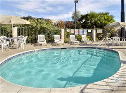 Days Inn By Wyndham Ontario Airport Facilities photo