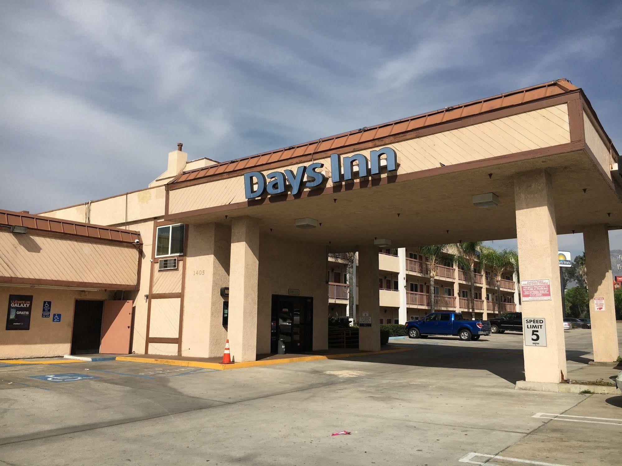 Days Inn By Wyndham Ontario Airport Exterior photo